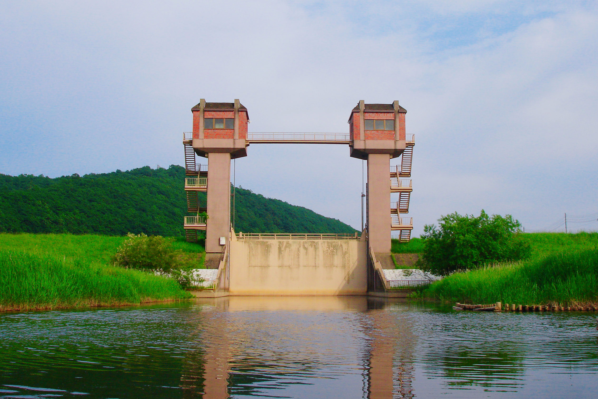 新岩保木水門